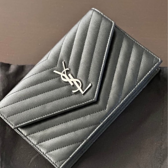 YSL Saint Lauren - Picture 2 of 6